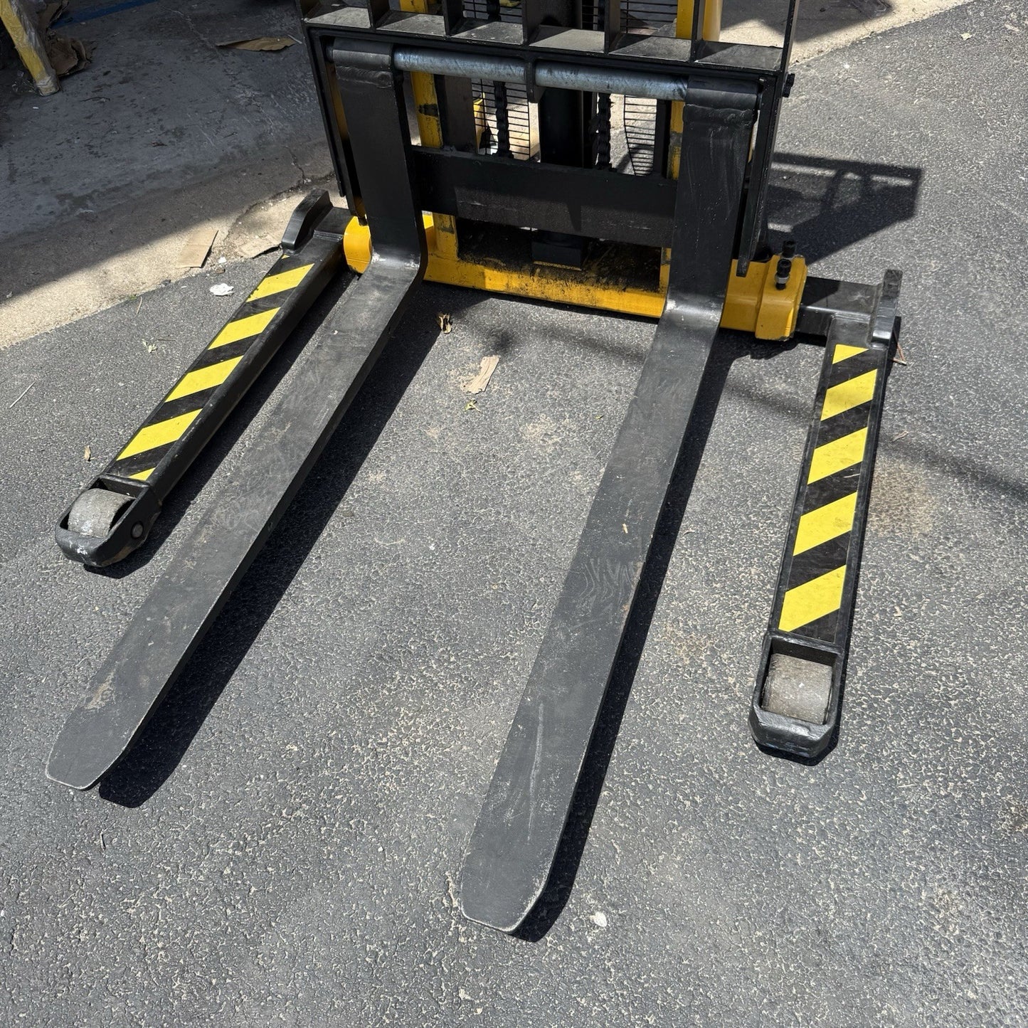 7613196