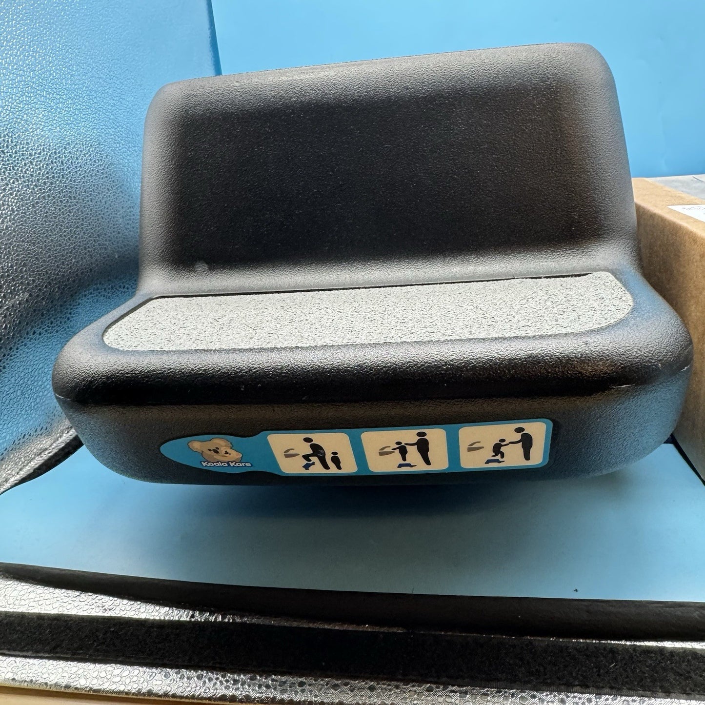 6402363