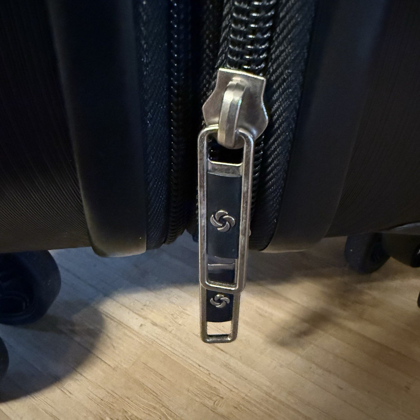 7614106