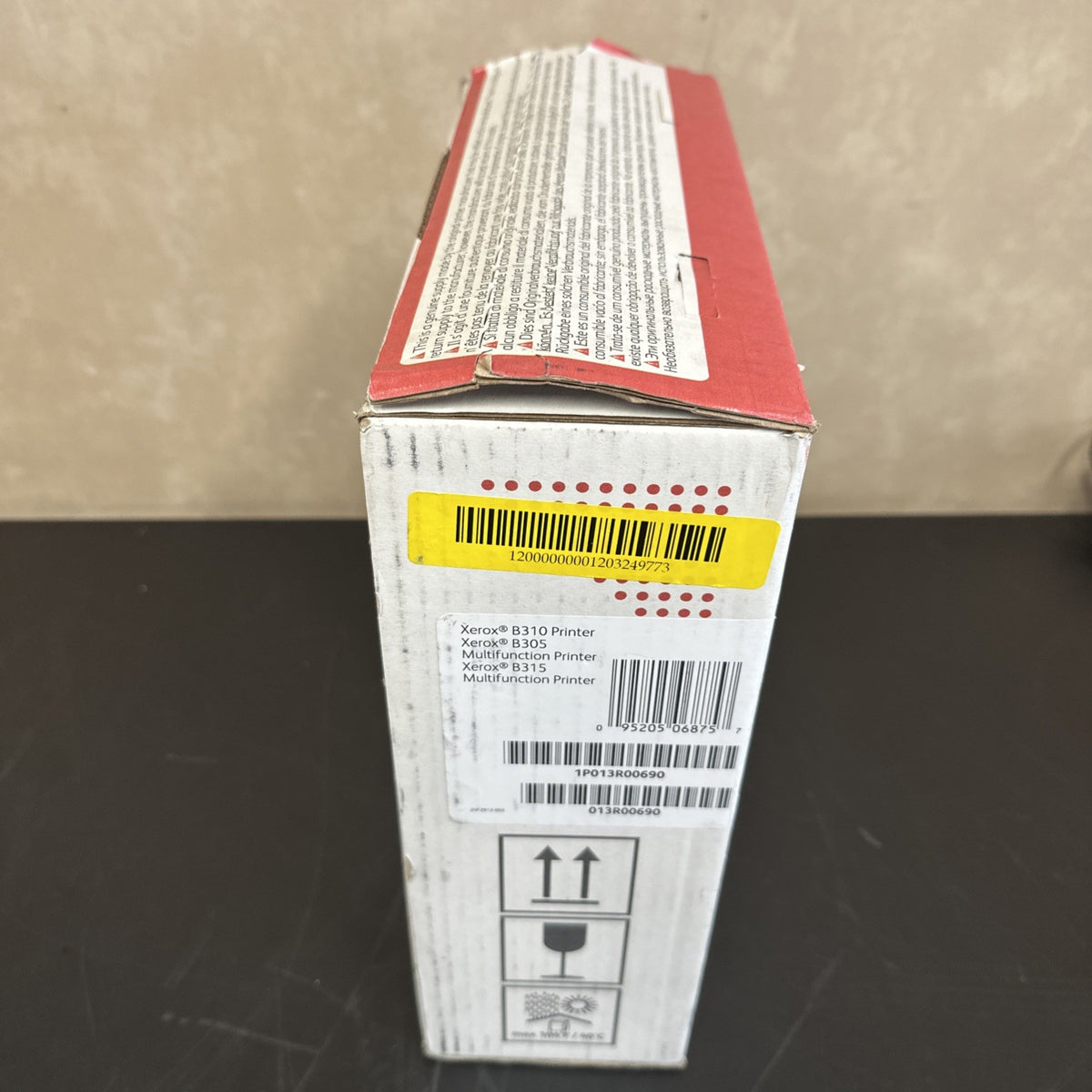8950976