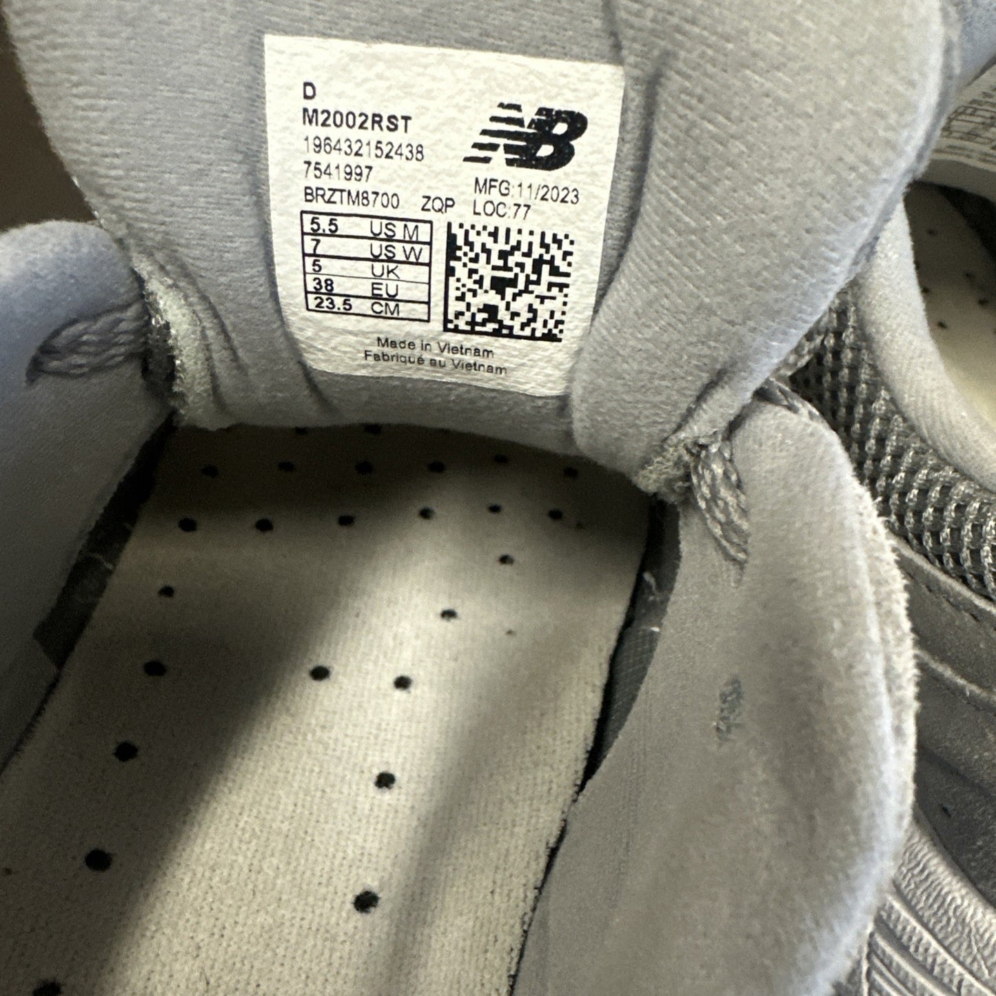 8896019