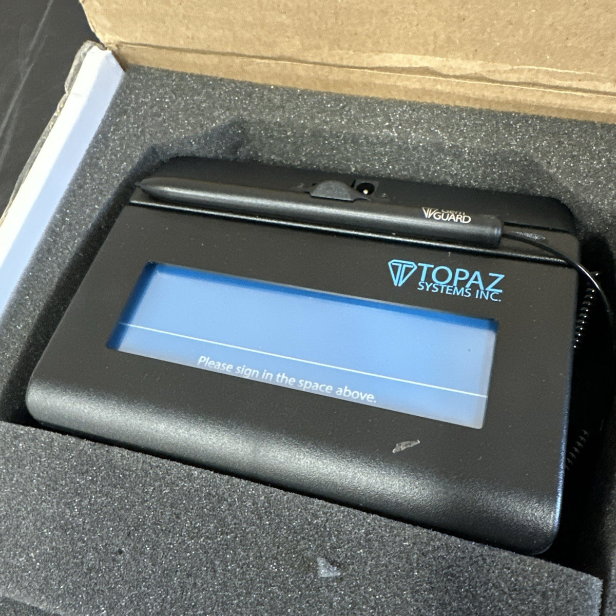 8998543