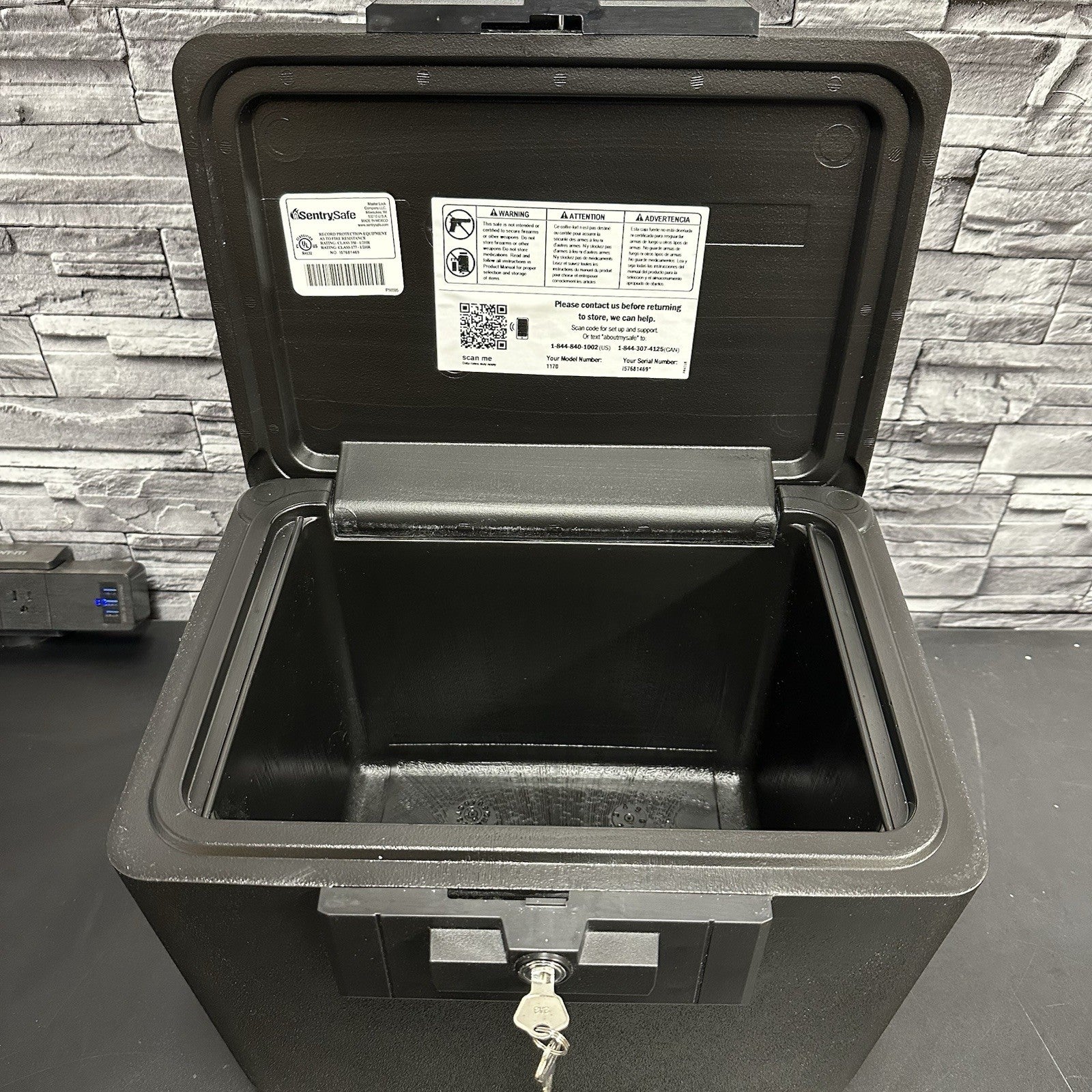 8532476