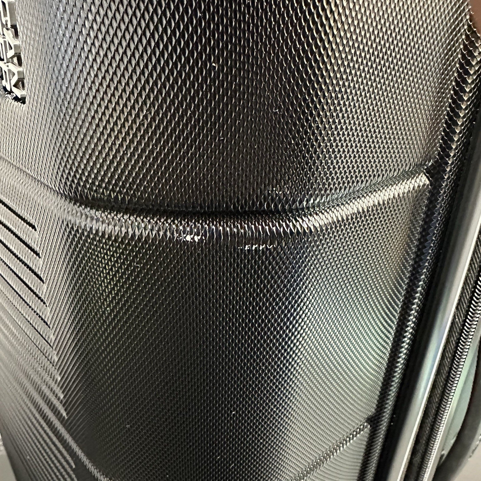 8610596