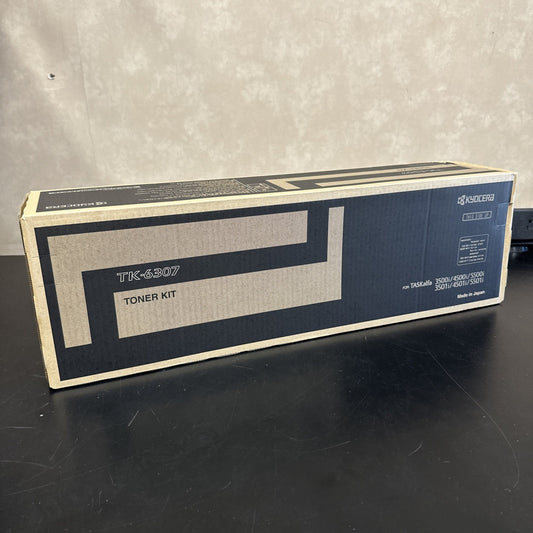 8881800