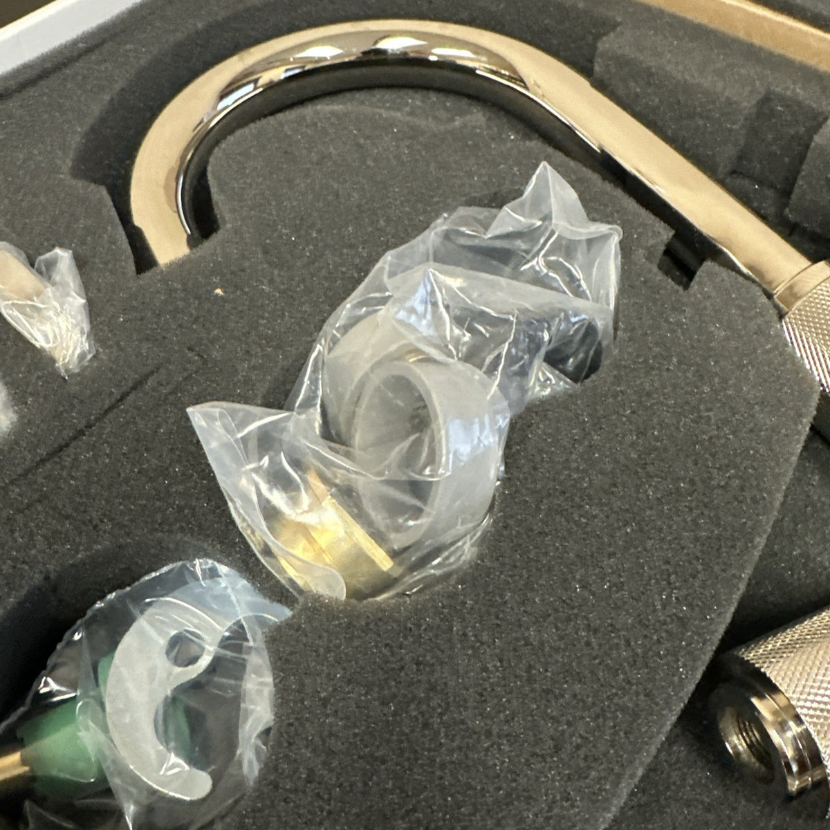 9052903