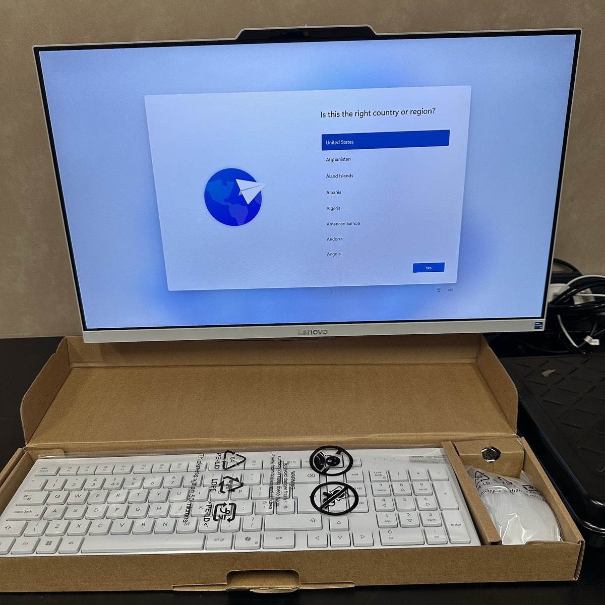 8986076