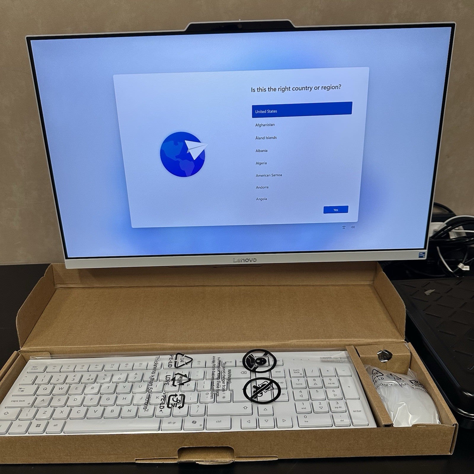 8986076